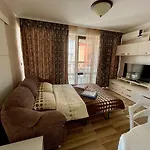 Luxurious 2 Bedroom Appt At The Black Sea Coast Apartmán