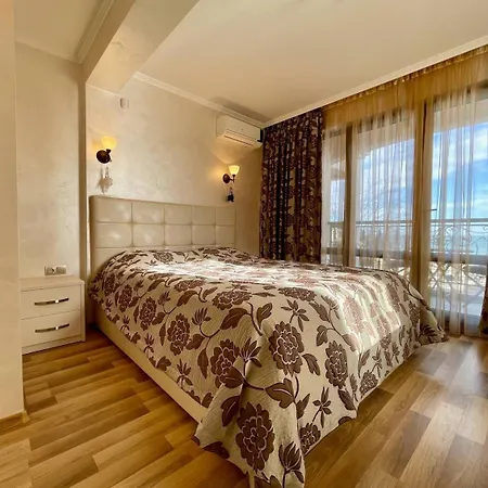 Luxurious 2 Bedroom Appt At The Black Sea Coast Apartman Napospart