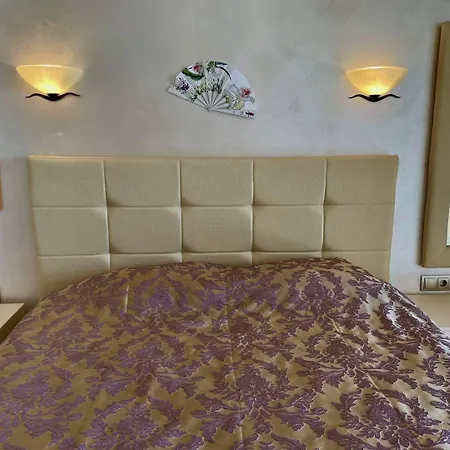 Luxurious 2 Bedroom Appt At The Black Sea Coast 公寓 *