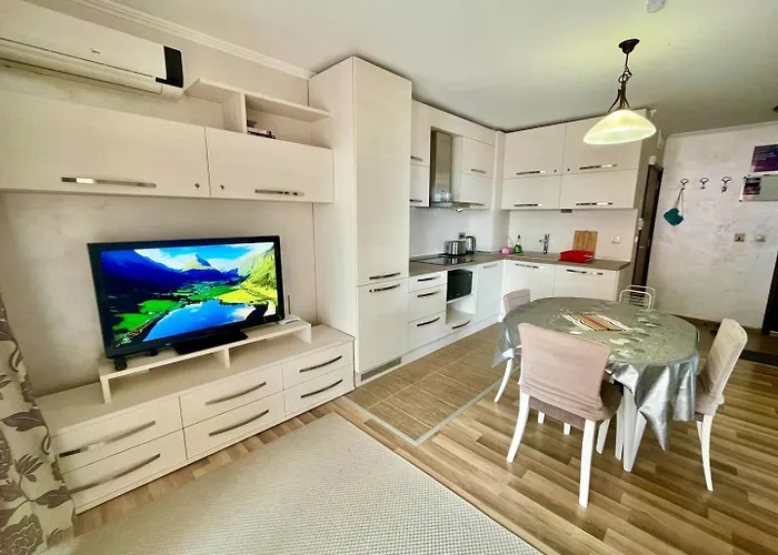 Luxurious 2 Bedroom Appt At The Black Sea Coast Apartman Napospart
