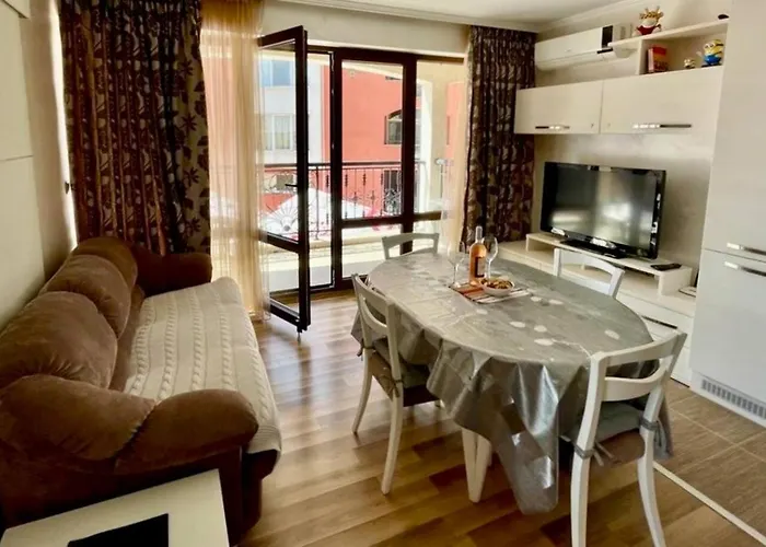 Luxurious 2 Bedroom Appt At The Black Sea Coast Apartman