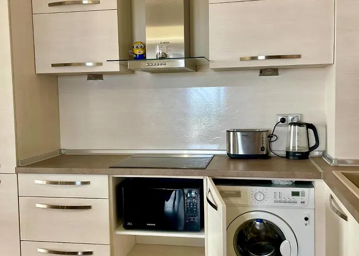 Luxurious 2 Bedroom Appt At The Black Sea Coast Apartman