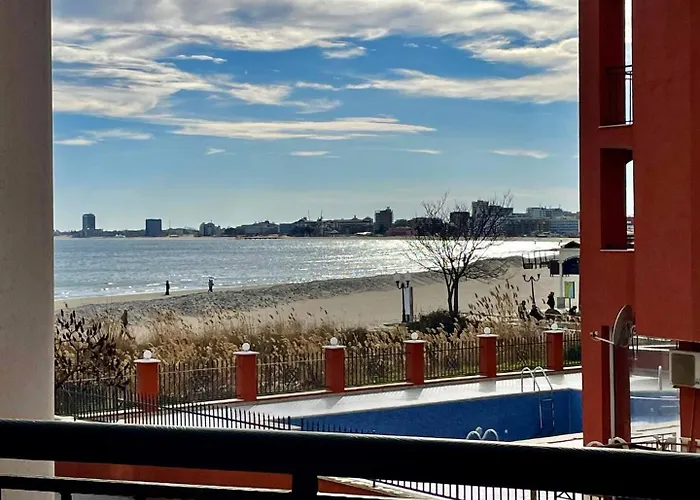 Luxurious 2 Bedroom Appt At The Black Sea Coast Napospart