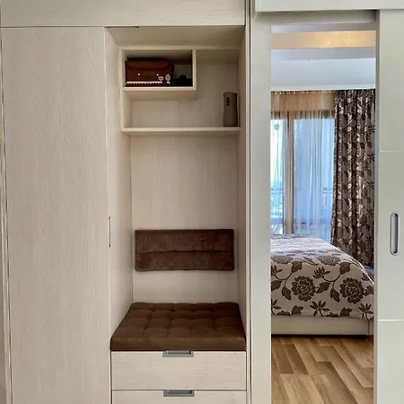 Luxurious 2 Bedroom Appt At The Black Sea Coast *