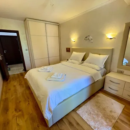 Апартамент Luxurious 2 Bedroom Appt At The Black Sea Coast Слънчев бряг