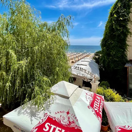 Luxurious 2 Bedroom Appt At The Black Sea Coast Apartment
