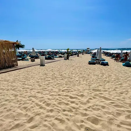 Luxurious 2 Bedroom Appt At The Black Sea Coast Апартамент