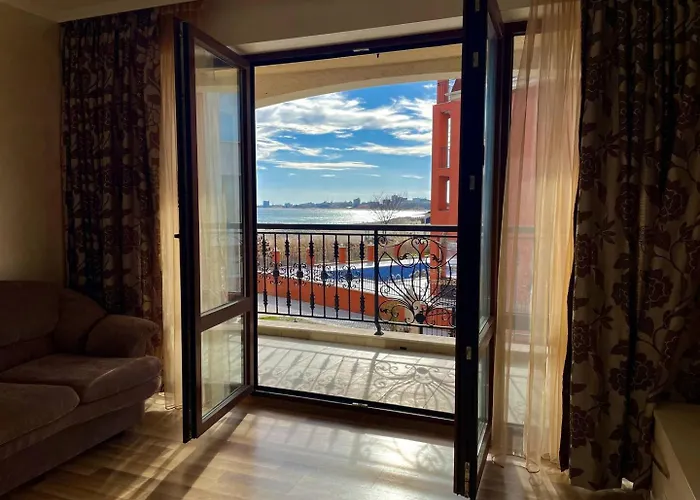 Apartman Luxurious 2 Bedroom Appt At The Black Sea Coast Napospart