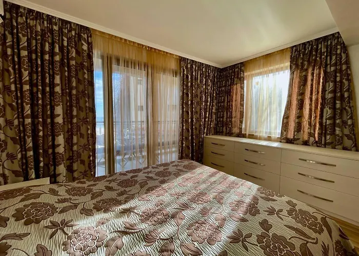 Luxurious 2 Bedroom Appt At The Black Sea Coast *