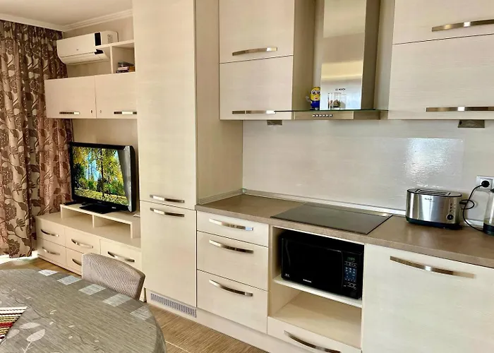 Apartman Luxurious 2 Bedroom Appt At The Black Sea Coast *