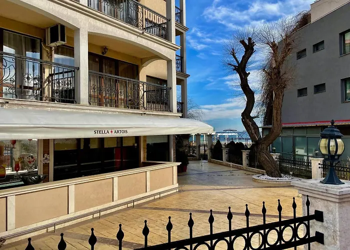 Apartman Luxurious 2 Bedroom Appt At The Black Sea Coast *