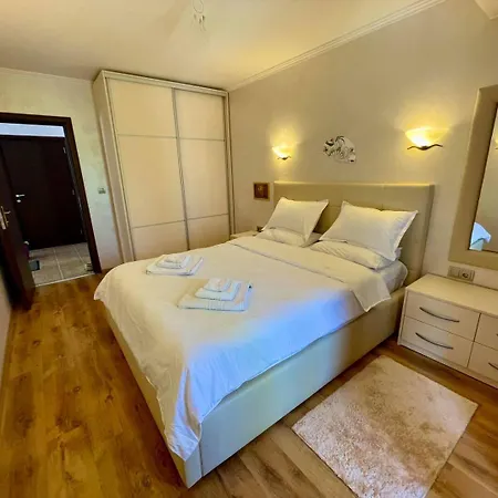 Luxurious 2 Bedroom Appt At The Black Sea Coast Apartamento